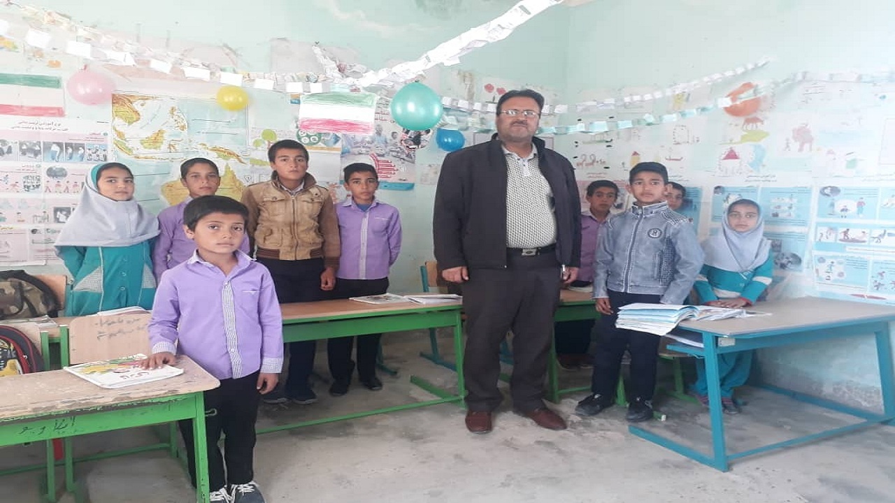معلمی که کرونا کلاس درسش را مجازی نکرد