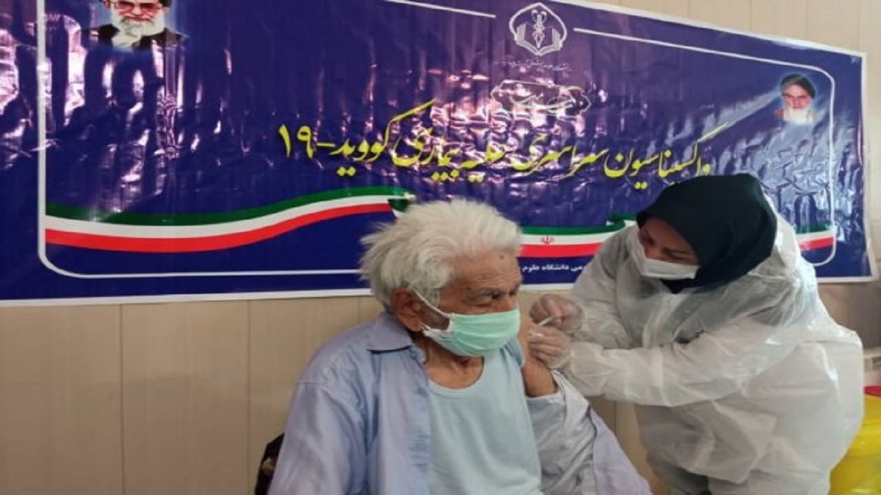 تزریق واکسن کرونا به افراد ۸۰ سال به بالا در تربت حیدریه