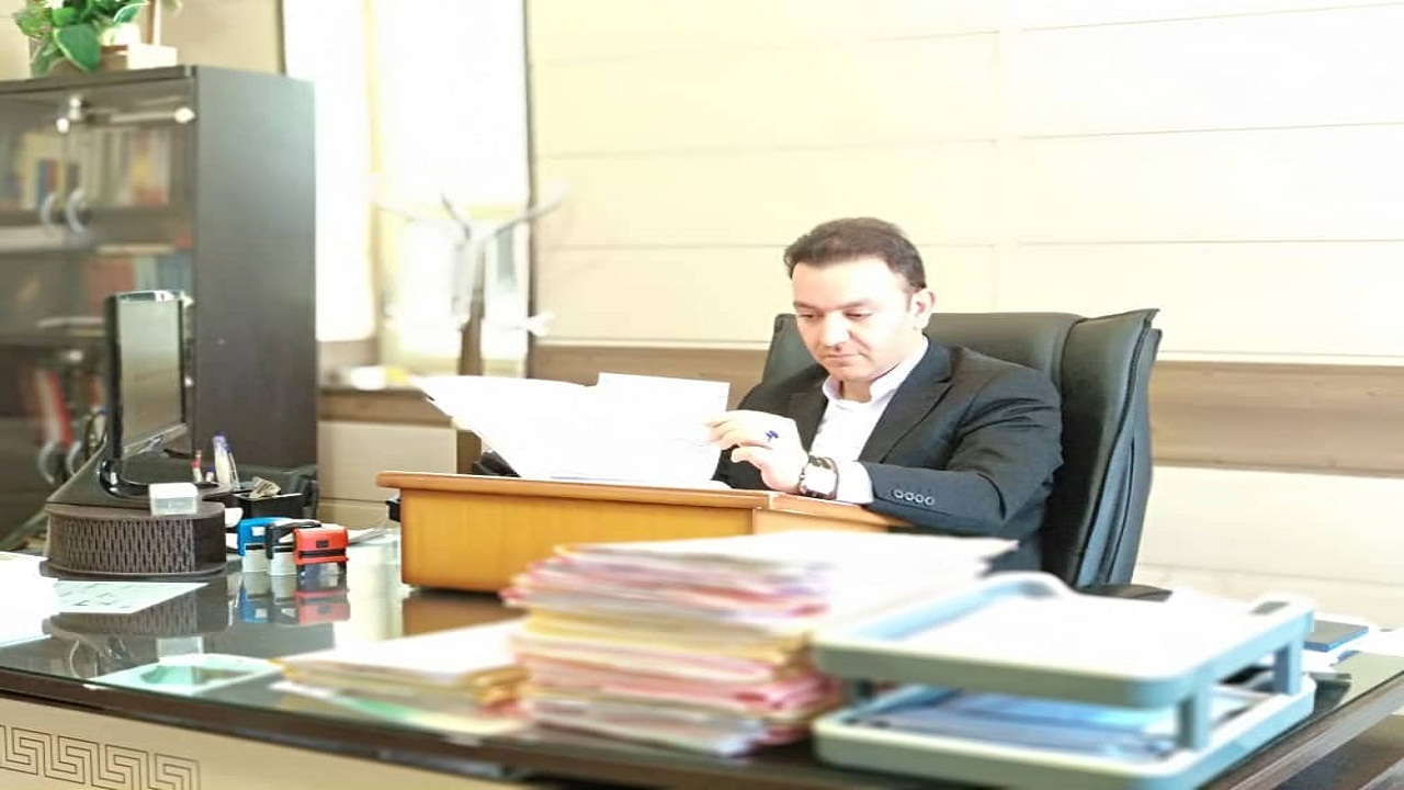 یکی از اعضای شورای شهر مهریز به ۷۴ ضربه شلاق تعزیری محکوم شد