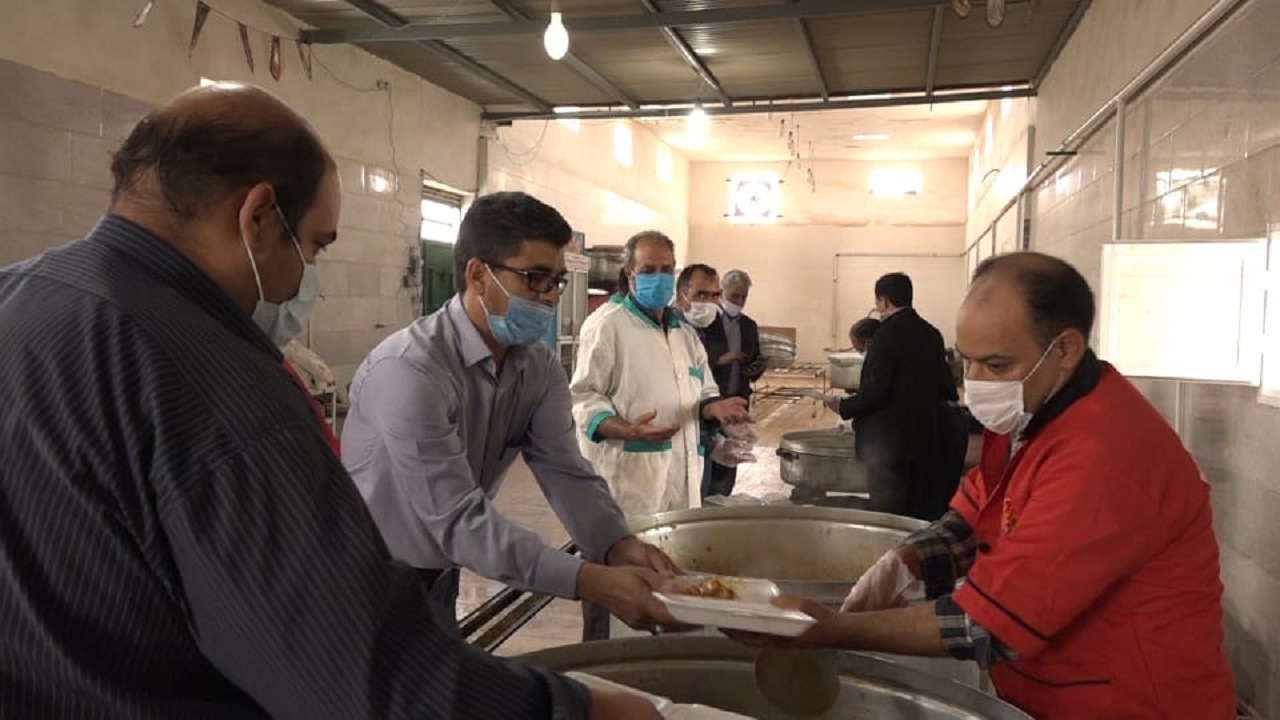 توزیع بیش از چهار هزار پرس غذا بین نیازمندان بافقی