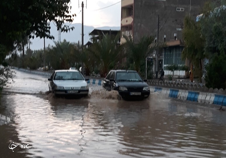 خسارت تندباد به خطوط اصلی تأمین برقِ راور