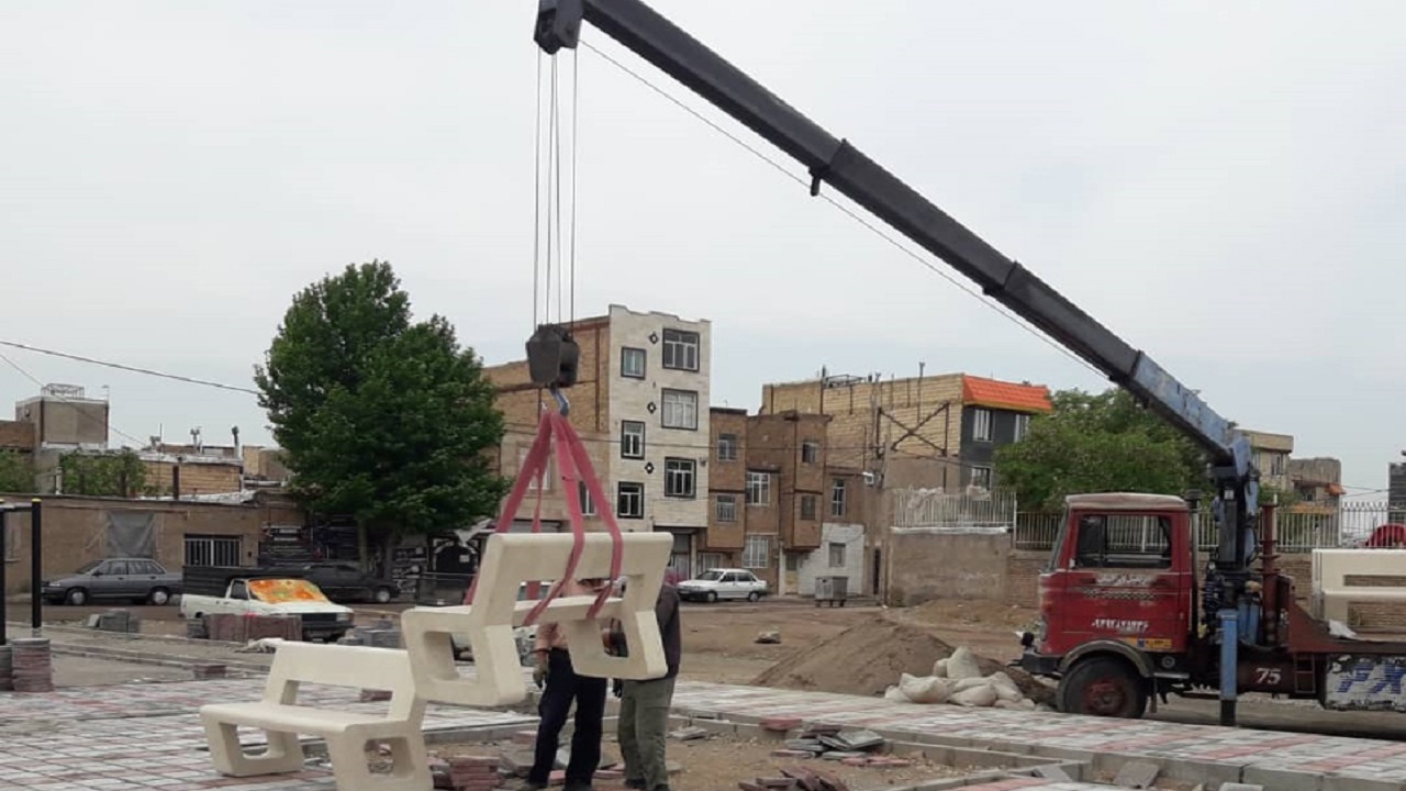 نصب مبلمان پارکی در بوستان جدید ناصرآباد قزوین