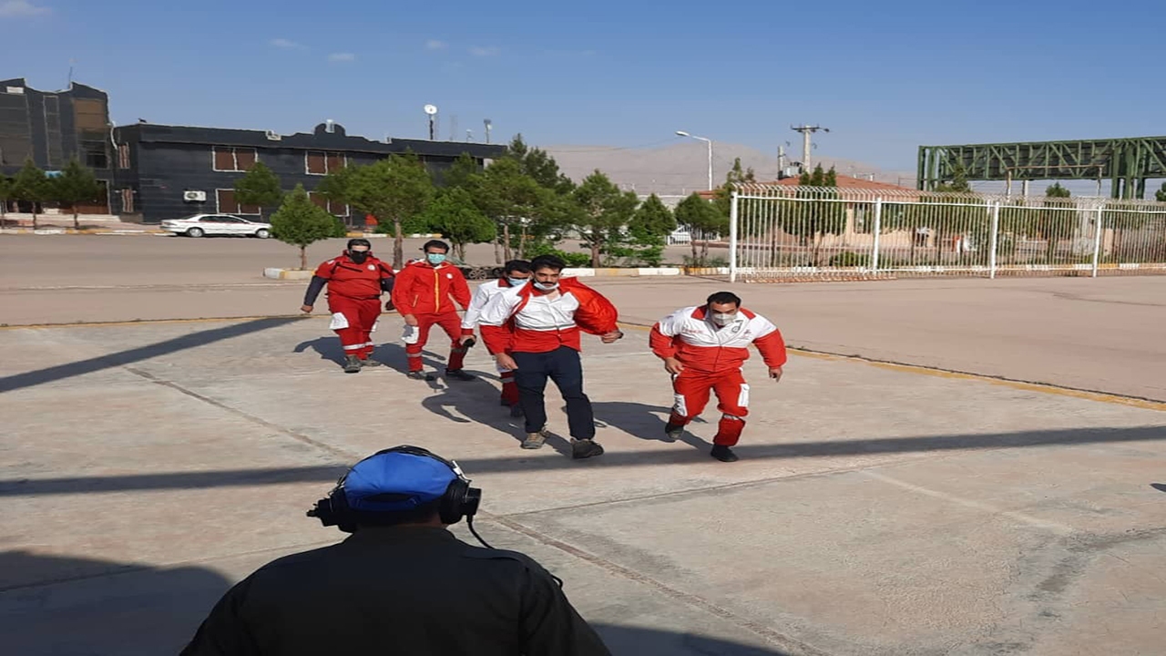 ۱۴ تیم امداد هوایی و زمینی هلال احمر در جستجوی مفقودین سیل گلباف/ پیکر ۶ نیروی مفقود شده پیدا شد+ اسامی