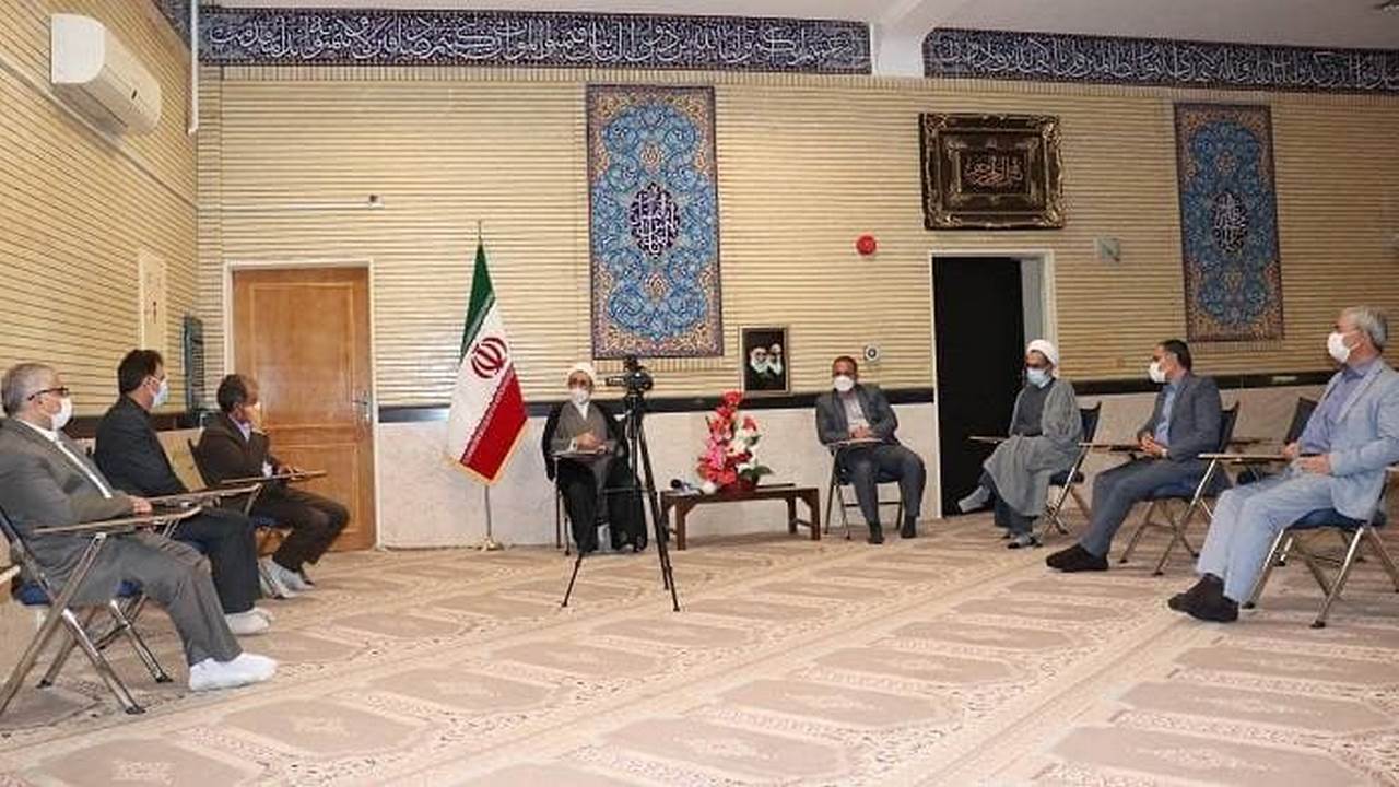 باید قدردان زحمات و تلاش‌های معلمان بود