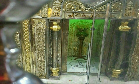 در برج ولا مهر جهان تاب علیست در برج ولا مهر جهان تاب علیست