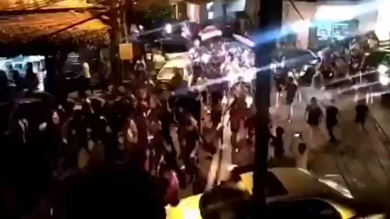 راهپیمایی گسترده مهاجران سوری در لبنان برای حمایت از بشار اسد + فیلم