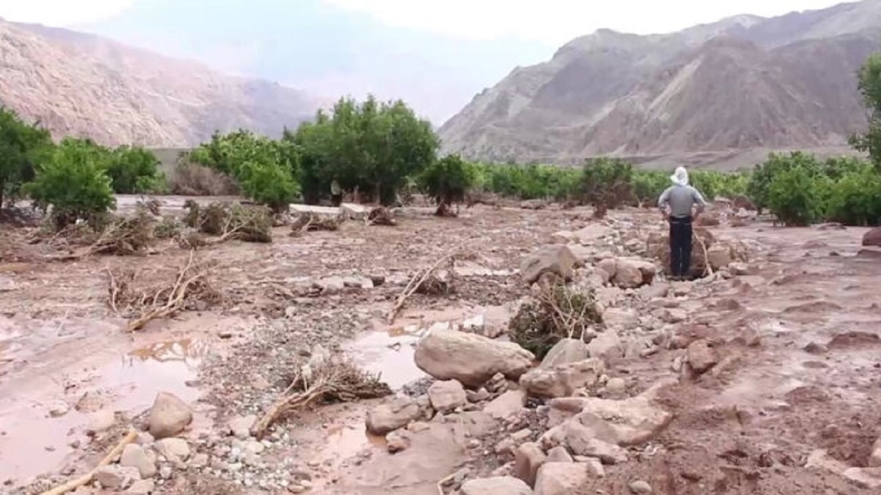 محور آزادراه شرق اصفهان مسدود است
