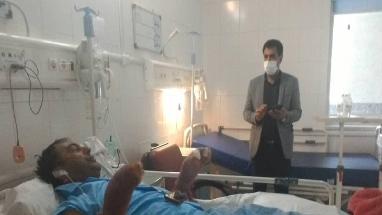 عیادت مدیرعامل سازمان آتش‌نشانی از آتش‌نشان فداکار قمی