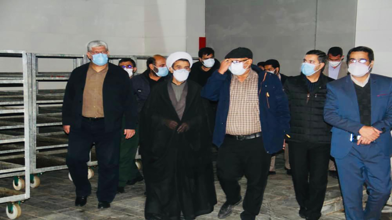 مسئولان بافت، شبانه مشکلات بازار مرغ را بررسی کردند