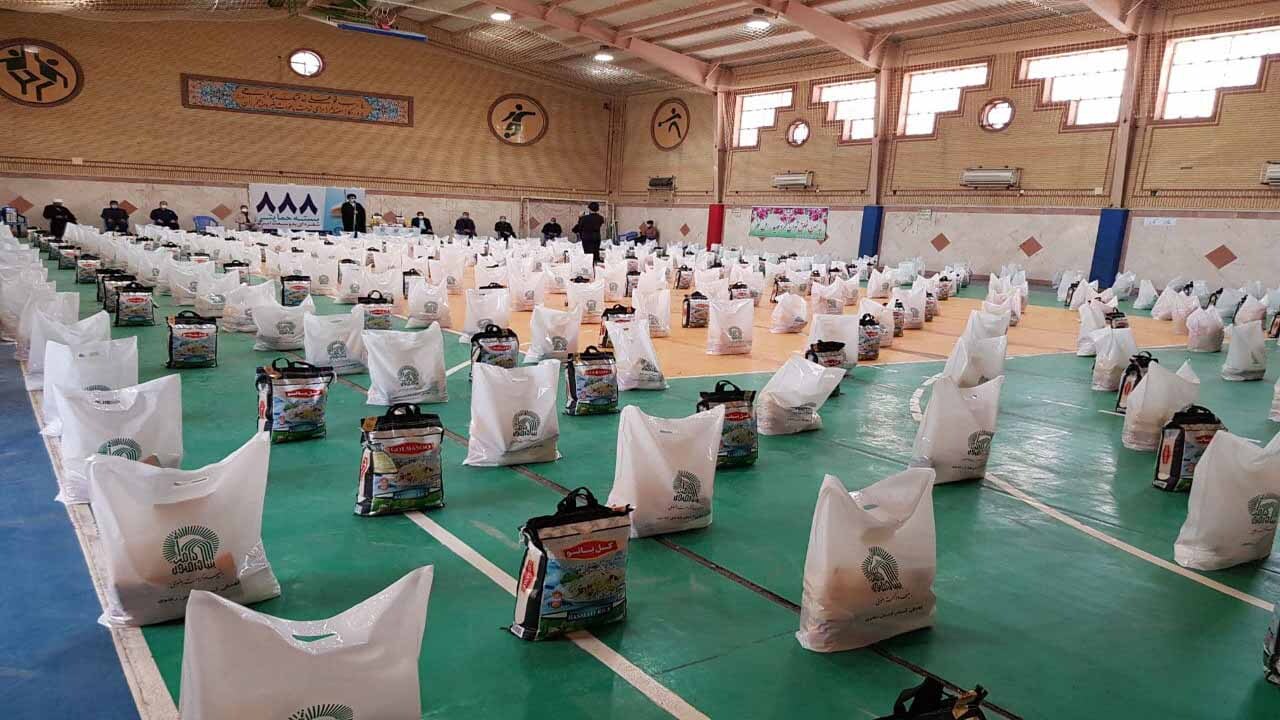 تهیه ۸۸۸ بسته معیشتی برای نیازمندان در دزفول + تصاویر