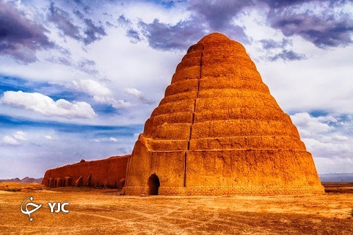 یخدان تاریخی کوثر گناباد+تصاویر