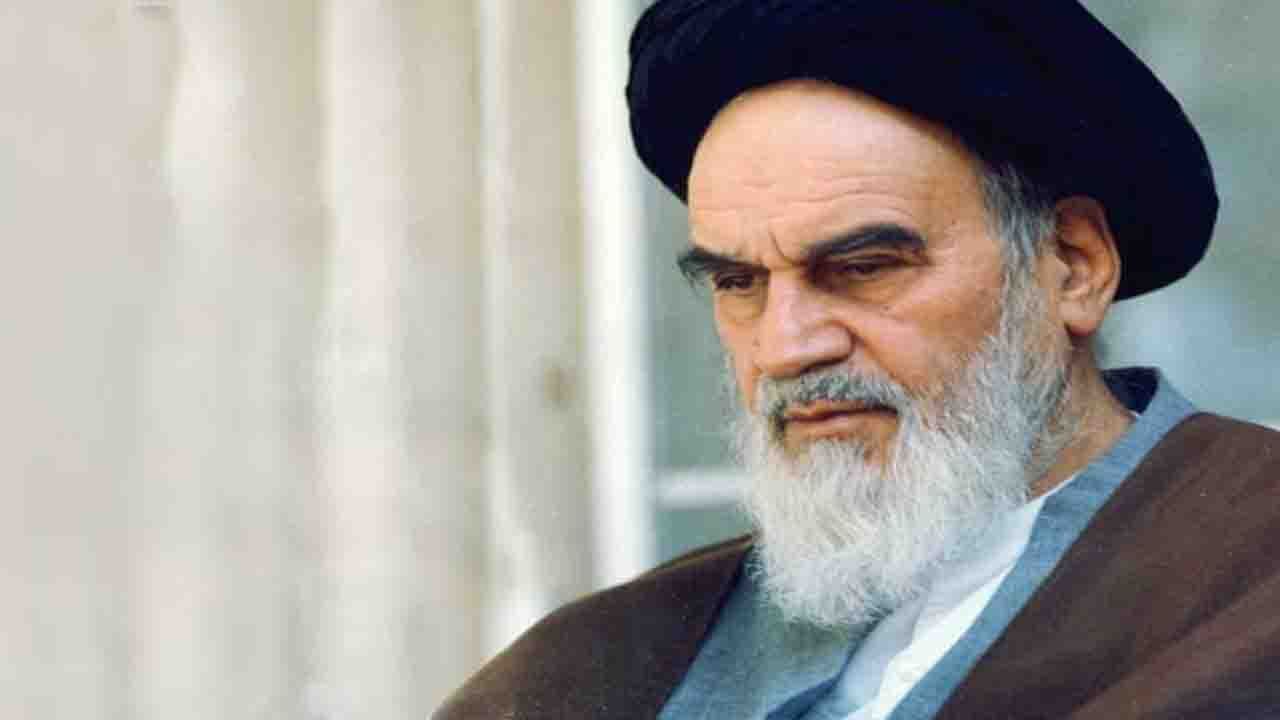 امام خمینی (ره) با پیرمردی که به اصرار به ملاقاتشان آمده بود، چگونه رفتار کردند؟