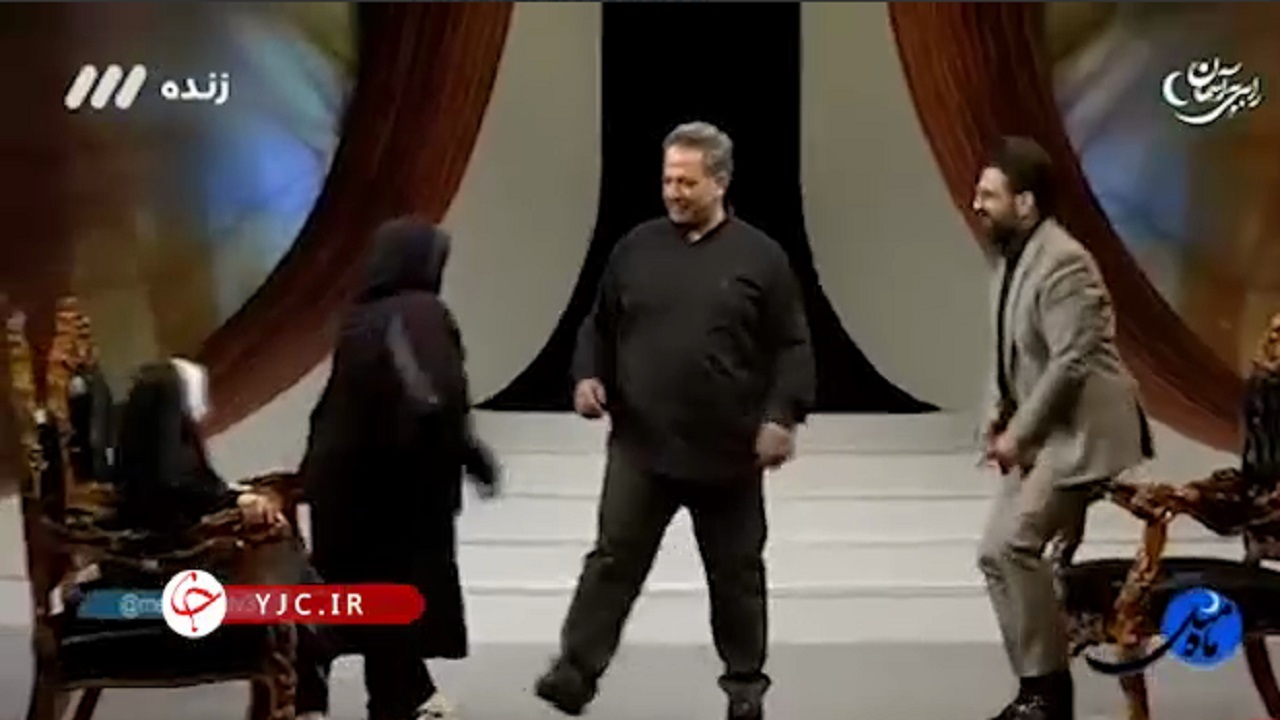 لحظه آزادی پدر زندانی در برنامه «مثل ماه» و ذوق‌زدگی دخترش + فیلم