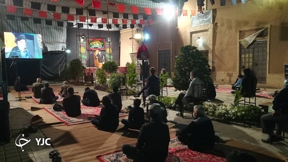 دل های بی قرار مردم دارالعباده در سومین شب از لیالی قدر به همراه تصاویر