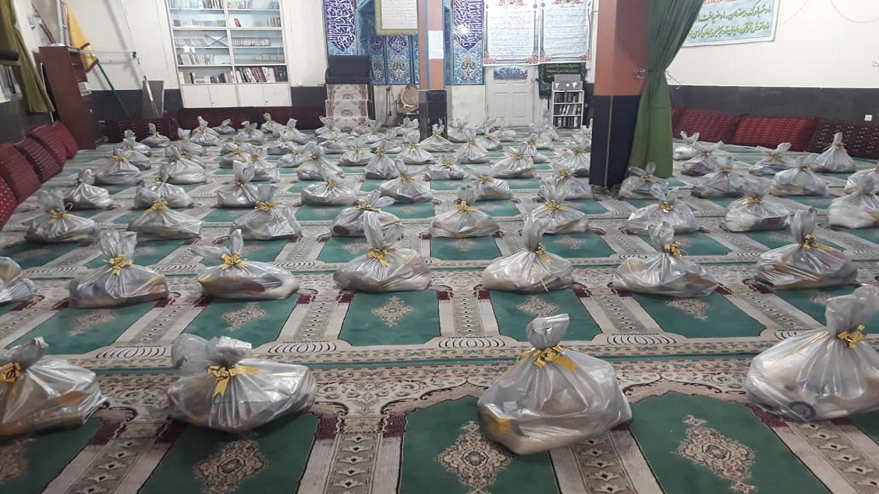 توزیع ۱۱۰ بسته معیشتی در ماه همدلی