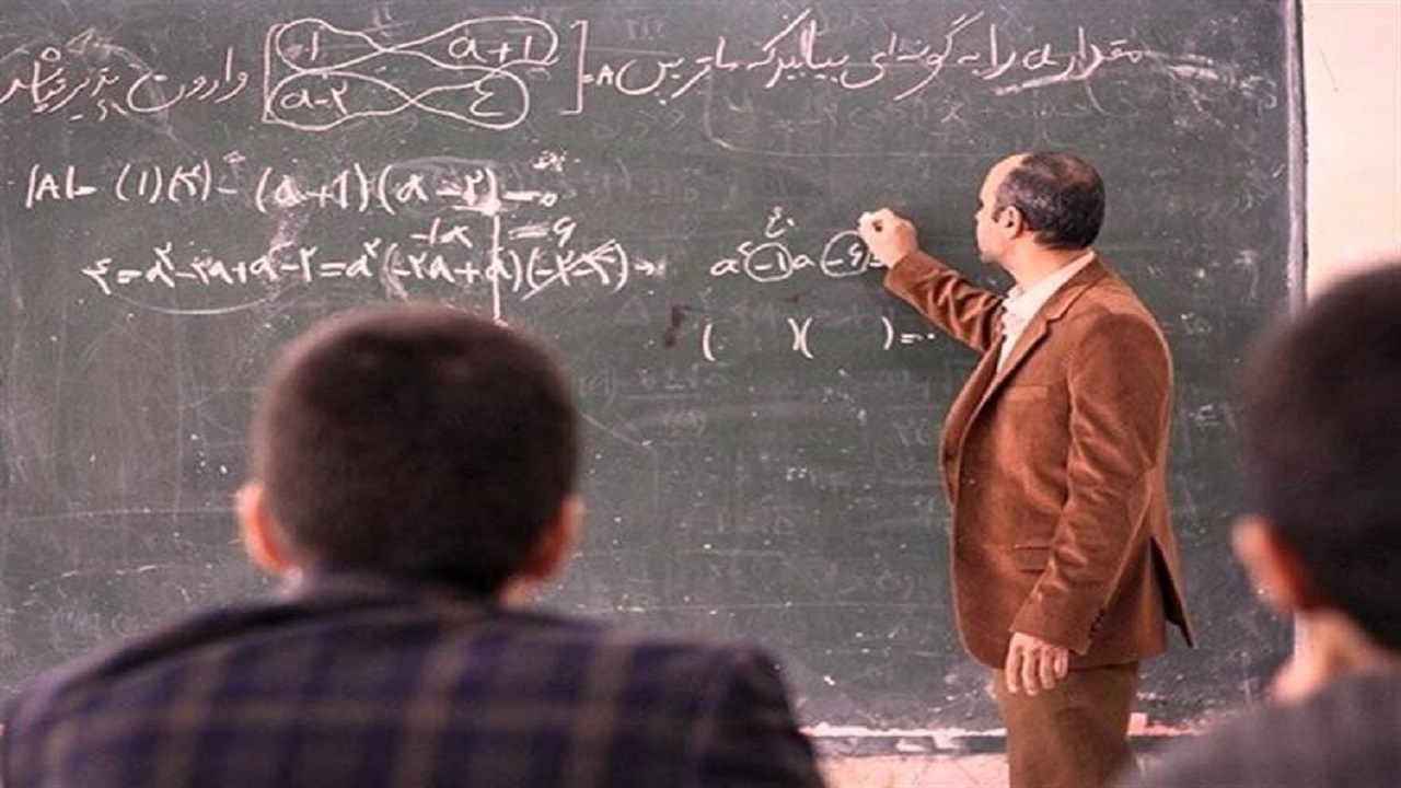روایت افرادی که از پشت خاکریزهای جنگ به کرسی معلمی نشسته‌اند