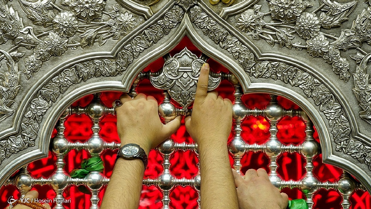 همه در لحظه افطار طلب آب کنند؛ من خلاف دگران چای عراقی طلبم