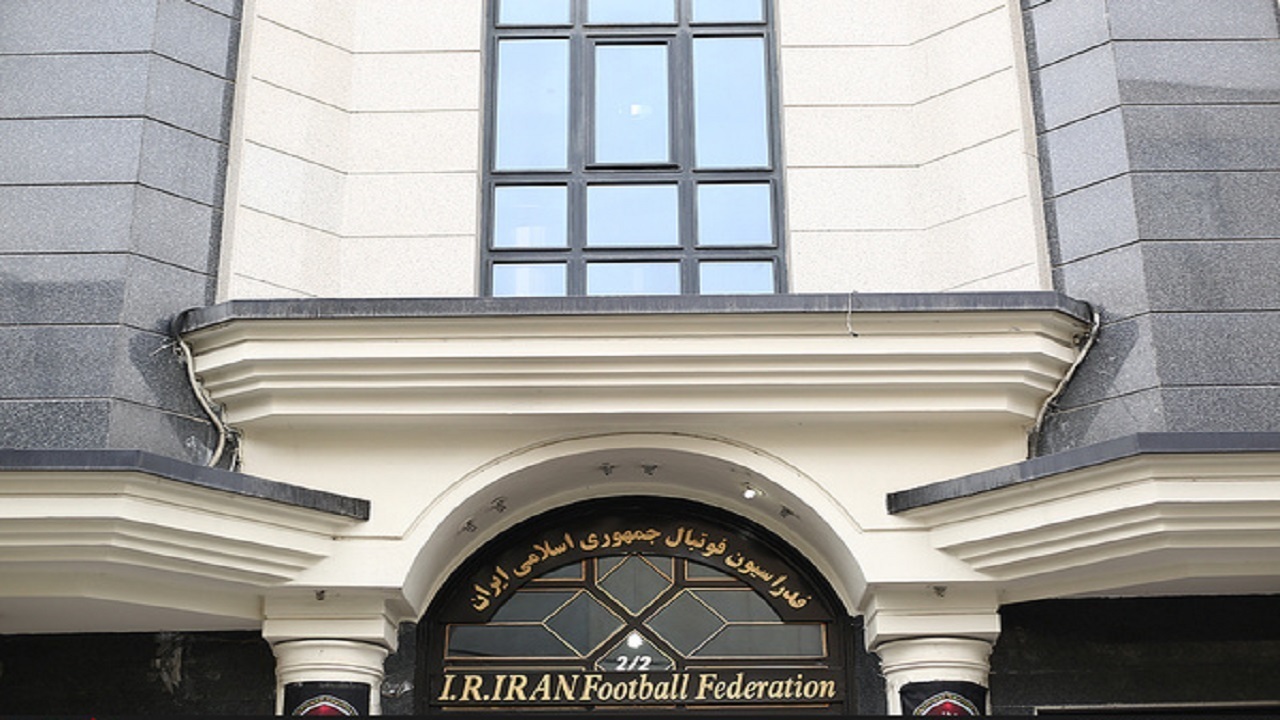 فدراسیون فوتبال خواستار گراندز حکم دستیاران ویلموتس شد