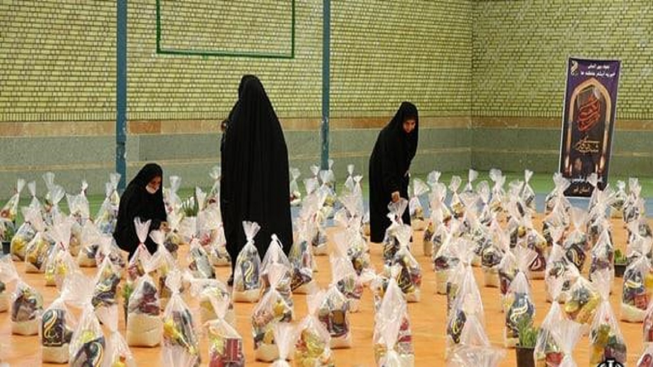 ادامه موج همدلی ها / پانصد بسته معیشتی بین نیازمندان قم توزیع شد