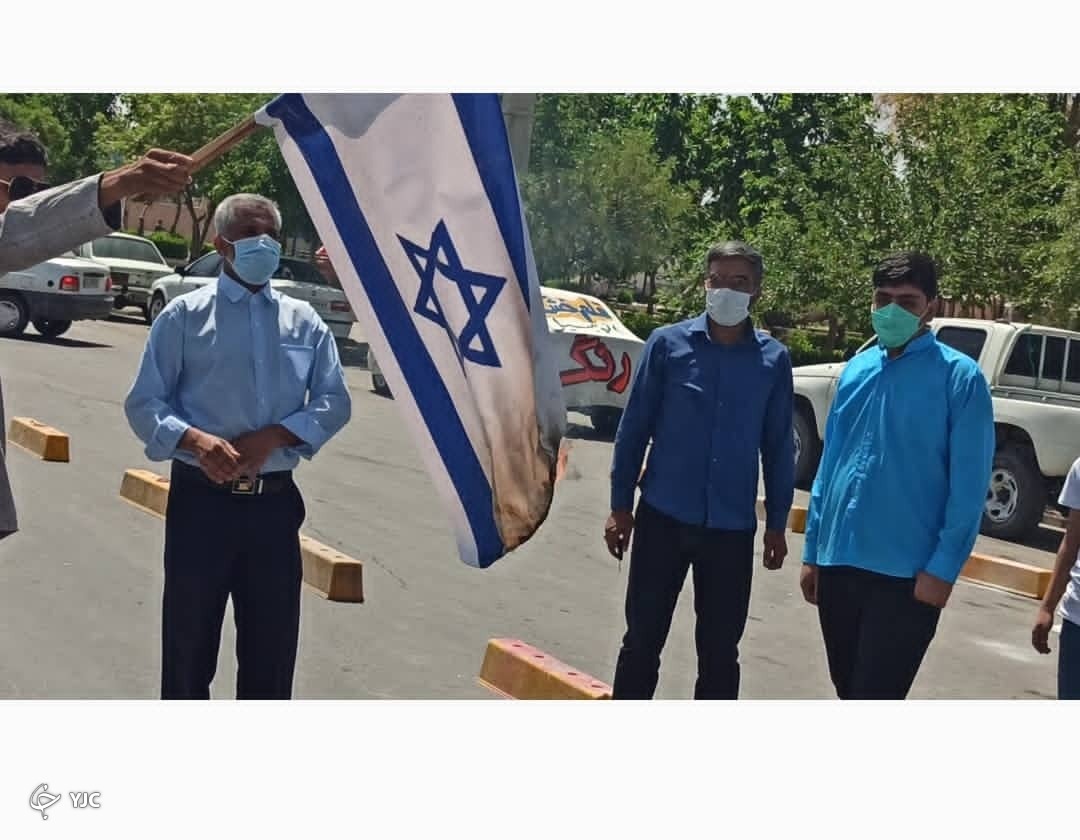 پرچم ننگین غاصبان قدس در شیراز به آتش کشیده شد