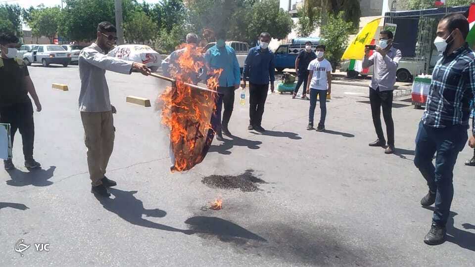 پرچم ننگین غاصبان قدس در شیراز به آتش کشیده شد