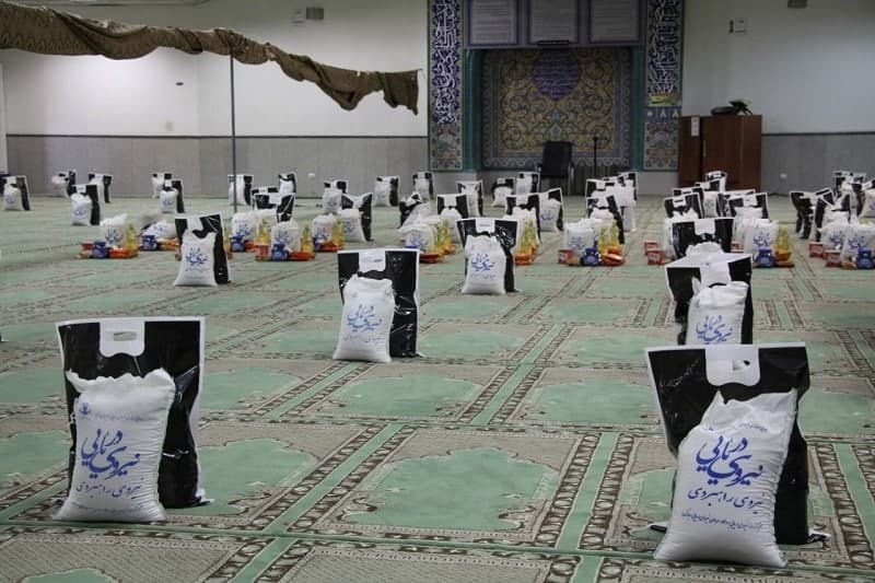 بیش از یک هزار بسته معیشتی در استان هرمزگان توزیع شد