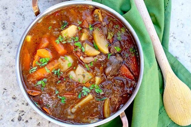 طرز تهیه خورش آلو بدون گوشت به ۳ روش مرحله به مرحله