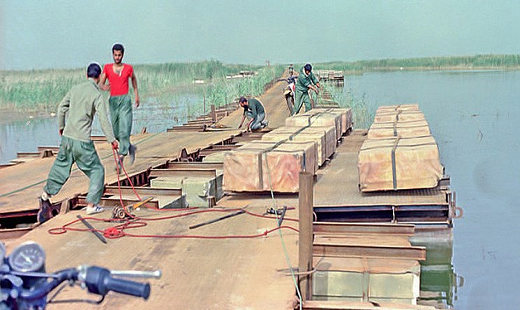 شهیدی که با ساخت اولین پل شناور جنگ&zwnj;تحمیلی جان صدها رزمنده را نجات داد/ سازنده اولین پل شناور جنگ تحمیلی را بهتر بشناسید