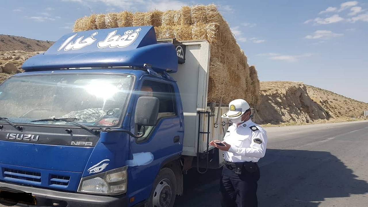 توقیف تعداد ۸ دستگاه خودروی حامل محصولات کشاورزی غیر مجاز