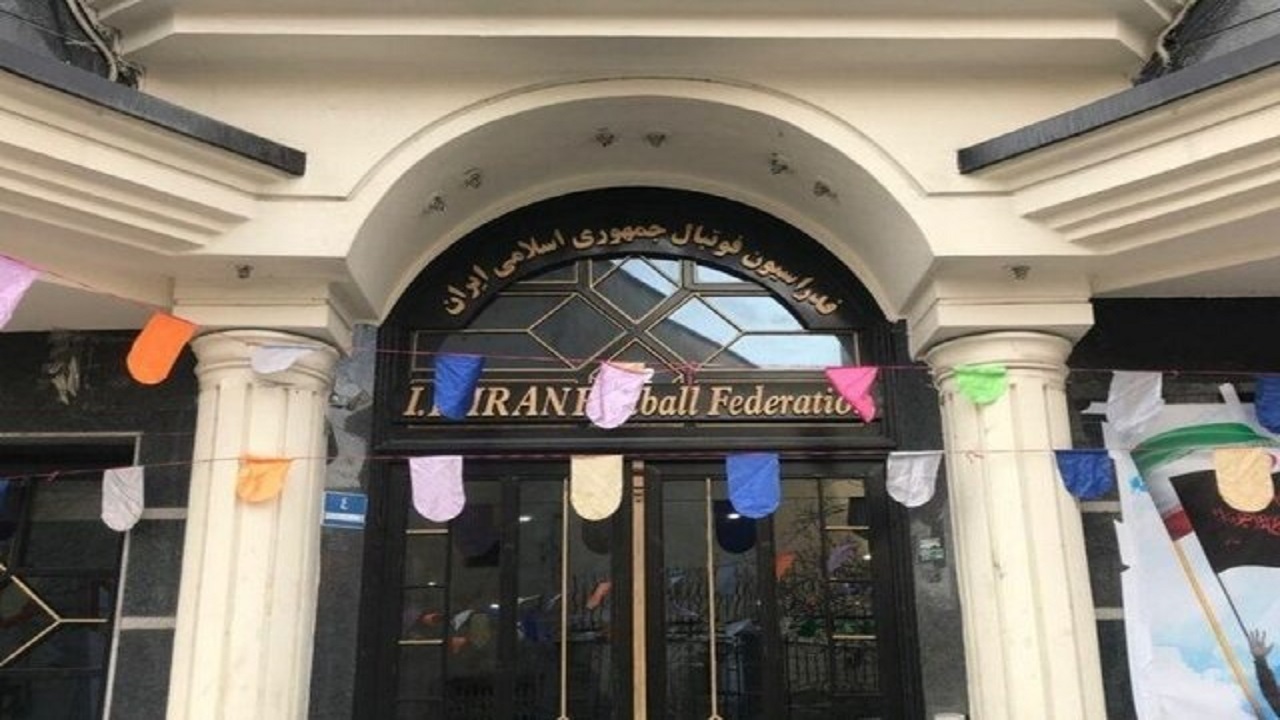اعتقاد عجیب و غریب عزیزی خادم به اعضای هیئت رئیسه!