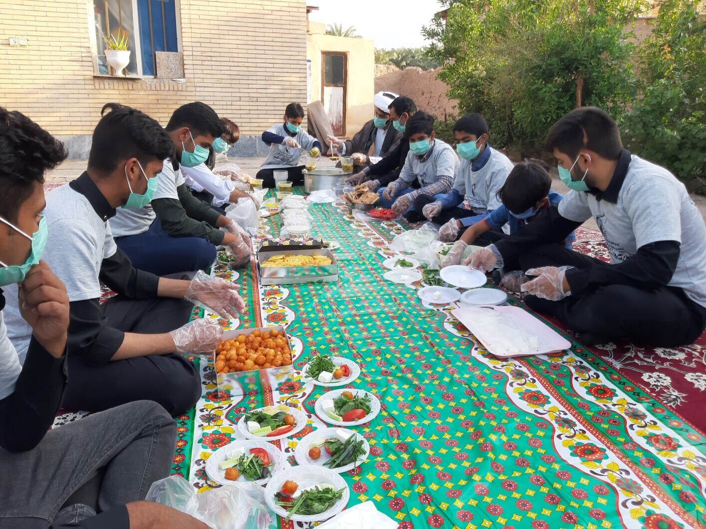 بستری شدن ۸۷ بیمار کرونایی درکرمان/درگیری مسلحانه با قاچاقچیان مواد افیونی در بم