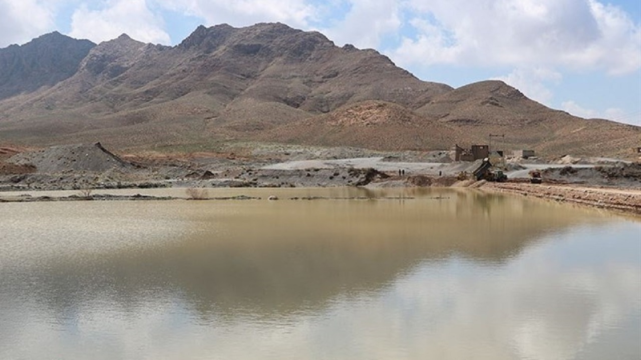 خواب ذخیره سازی آب تعبیر شد / آبگیری و سرریز بند خاکی روستای بیچند