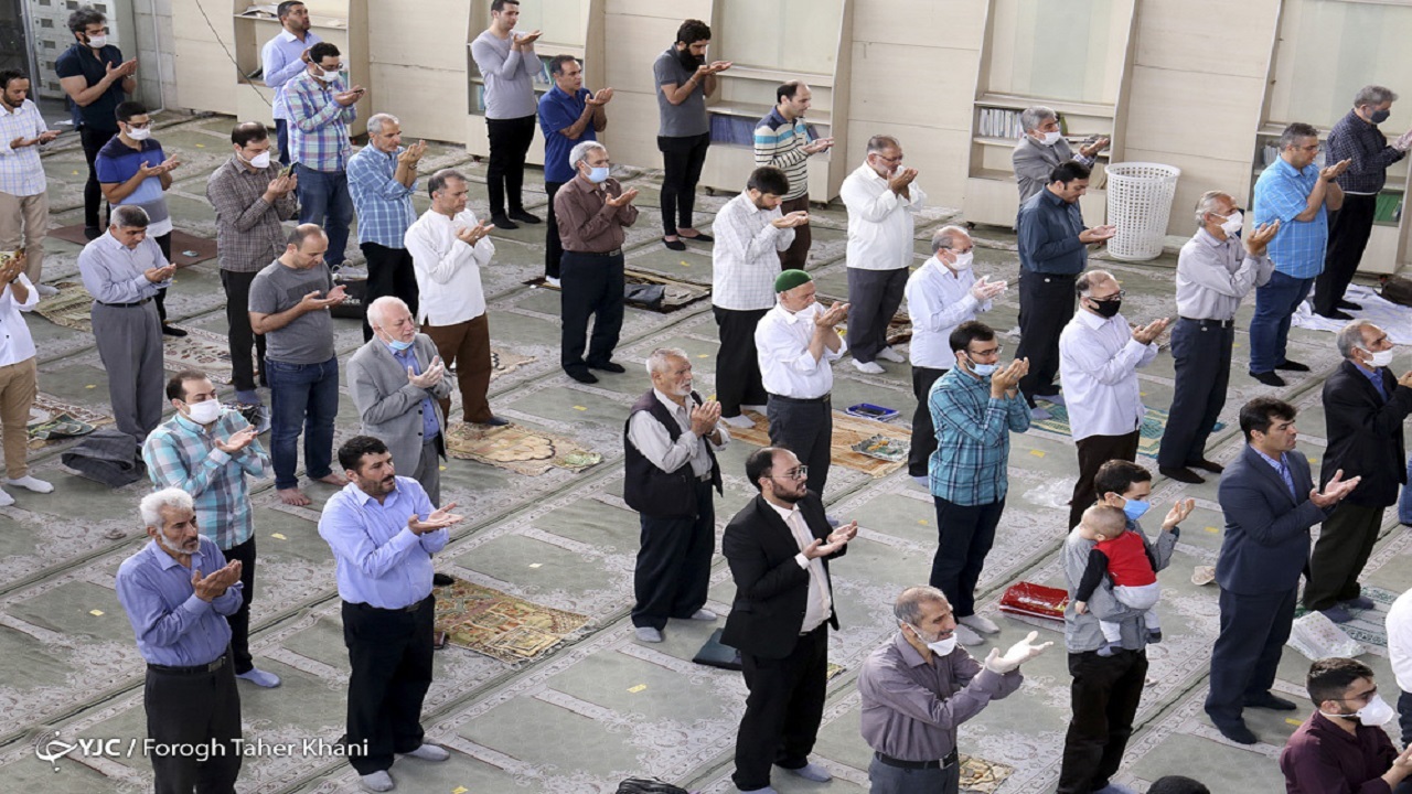 نماز عید فطر چگونه اقامه می‌شود؟