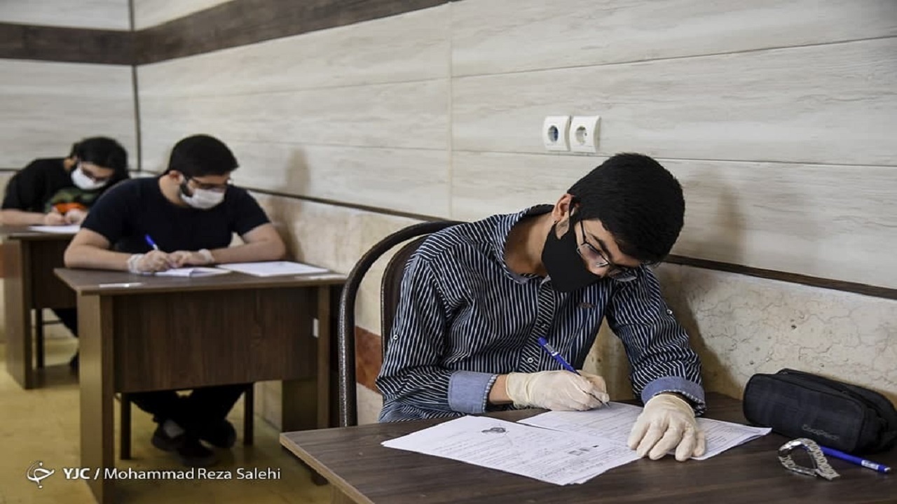 ۳۰ درصد از حجم مطالب کتاب درسی کم شده است