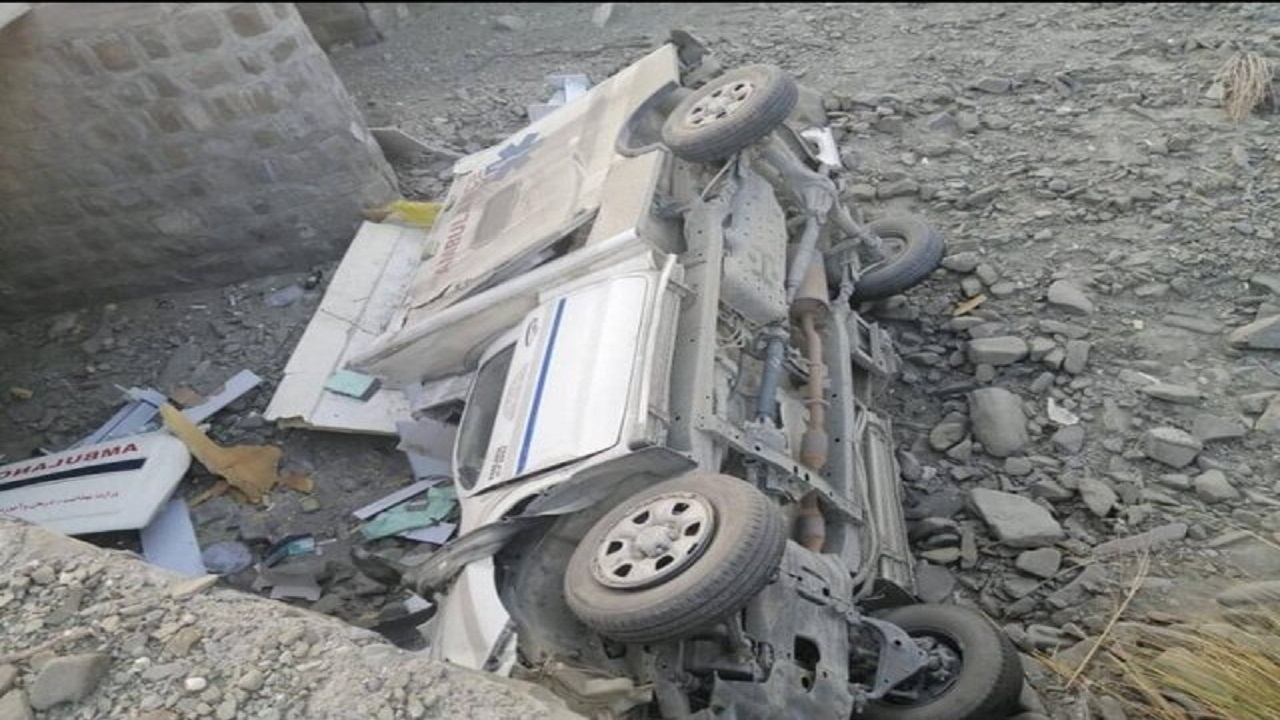 واژگونی آمبولانس در بشاگرد ۴ مصدوم بر جای گذاشت