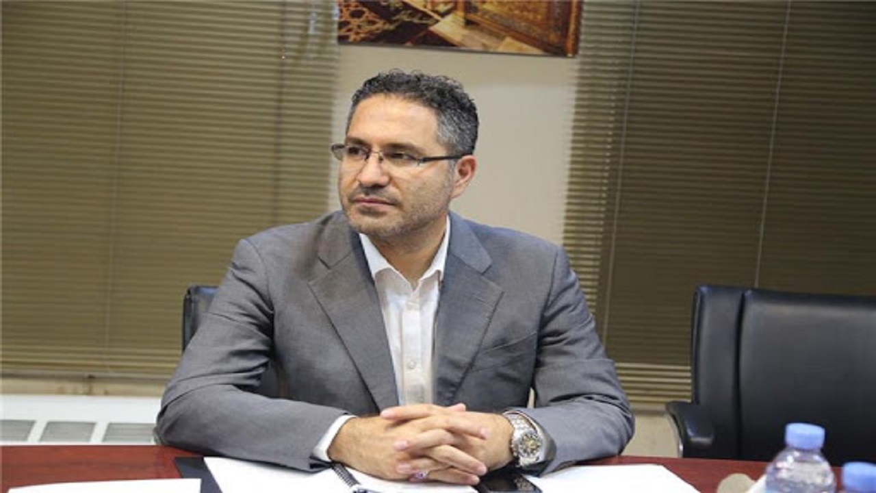 محمدی: فدراسیون فوتبال باید حمایت شود/ به بحث مزایای شغلی و بیمه مربیان توجه نمی‌شود