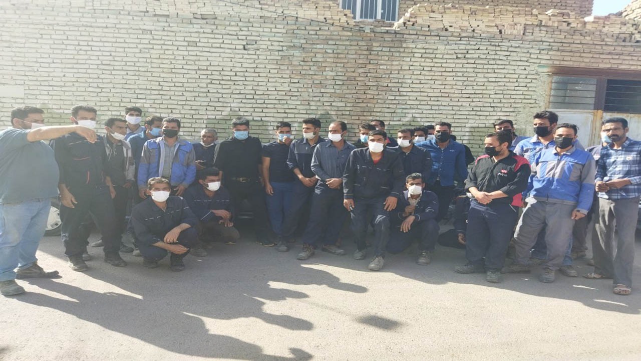 مشکل کارگران کارخانه فولاد راور پیگیری می شود