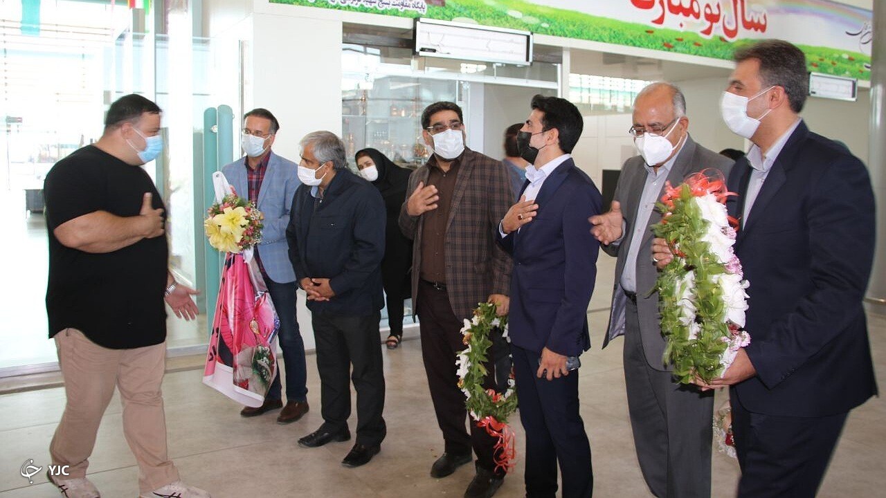 آیین استقبال از قهرمان سنگین وزن پاراوزنه‌بردای جهان در کرمان + تصاویر