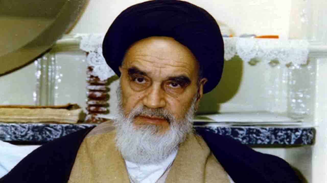 امام خمینی (ره)  چه کسانی را به عنوان مشاور شورایعالی دفاع ملی برگزیدند؟