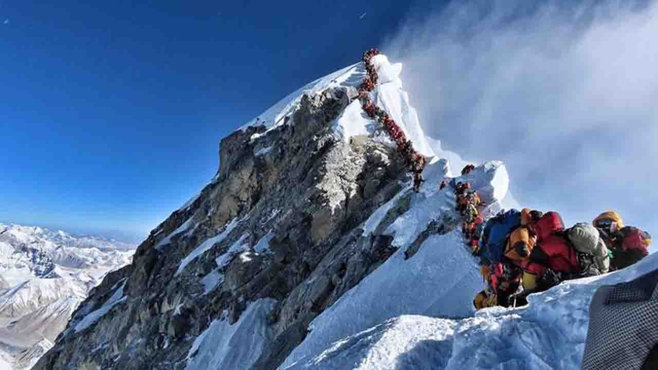 هزینه صعود به اورست چقدر است؟