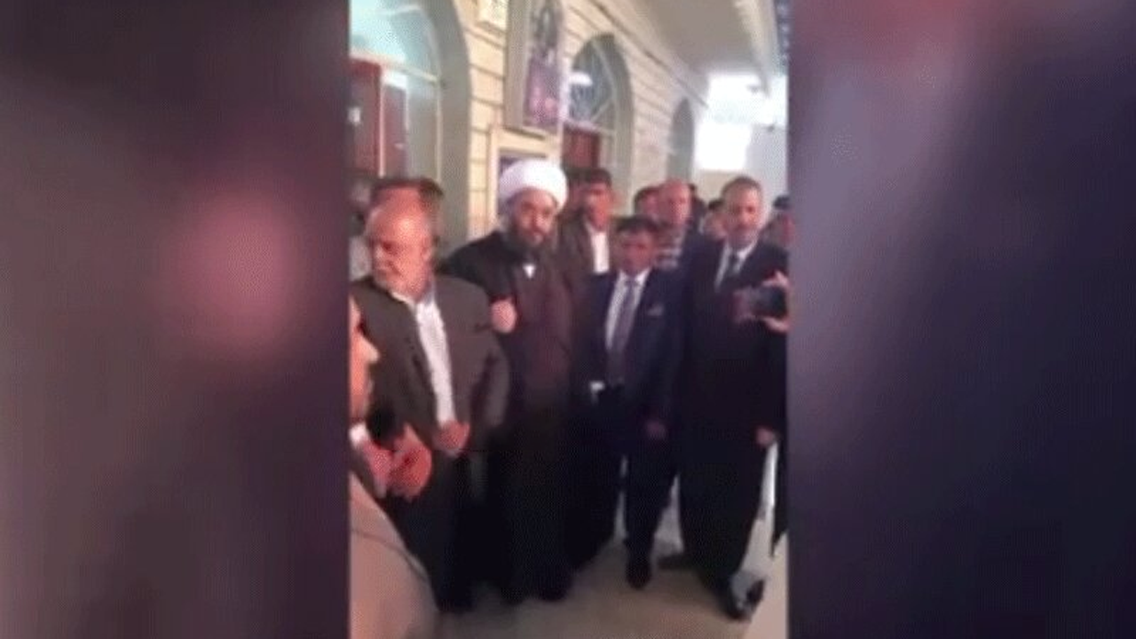 ابراز احساسات مردم عراق به شهید سلیمانی در مقابل سفیر ایران + فیلم