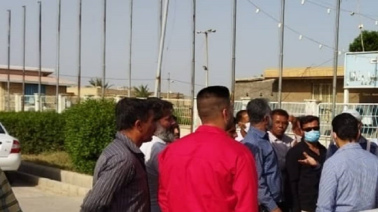 تجمع کارگران شهرداری اروندکنار به دلیل پرداخت نشدن حقوق