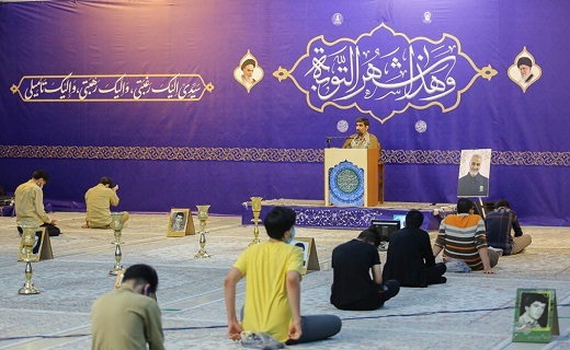 مناجات شبانگاهی زائران حرم حضرت معصومه (س)+تصاویر