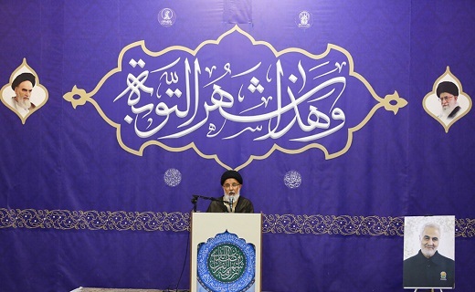 مناجات شبانگاهی زائران حرم حضرت معصومه (س)+تصاویر