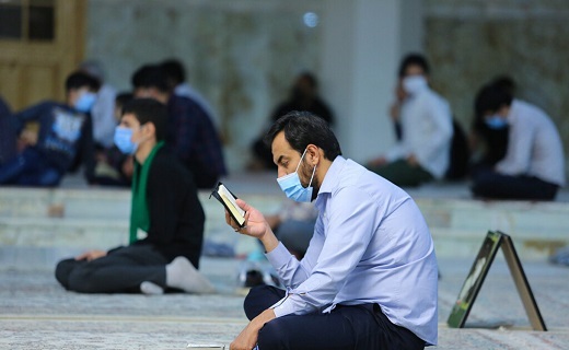 مناجات شبانگاهی زائران حرم حضرت معصومه (س)+تصاویر
