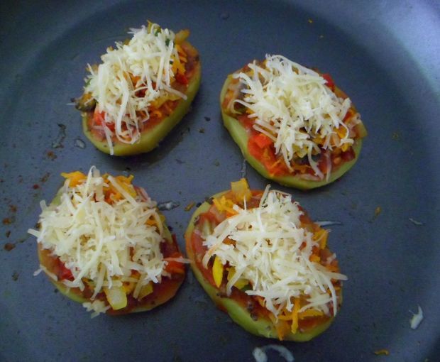 طرز تهیه پیتزا مینی سیب زمینی؛ یک شام فوری و خوشمزه