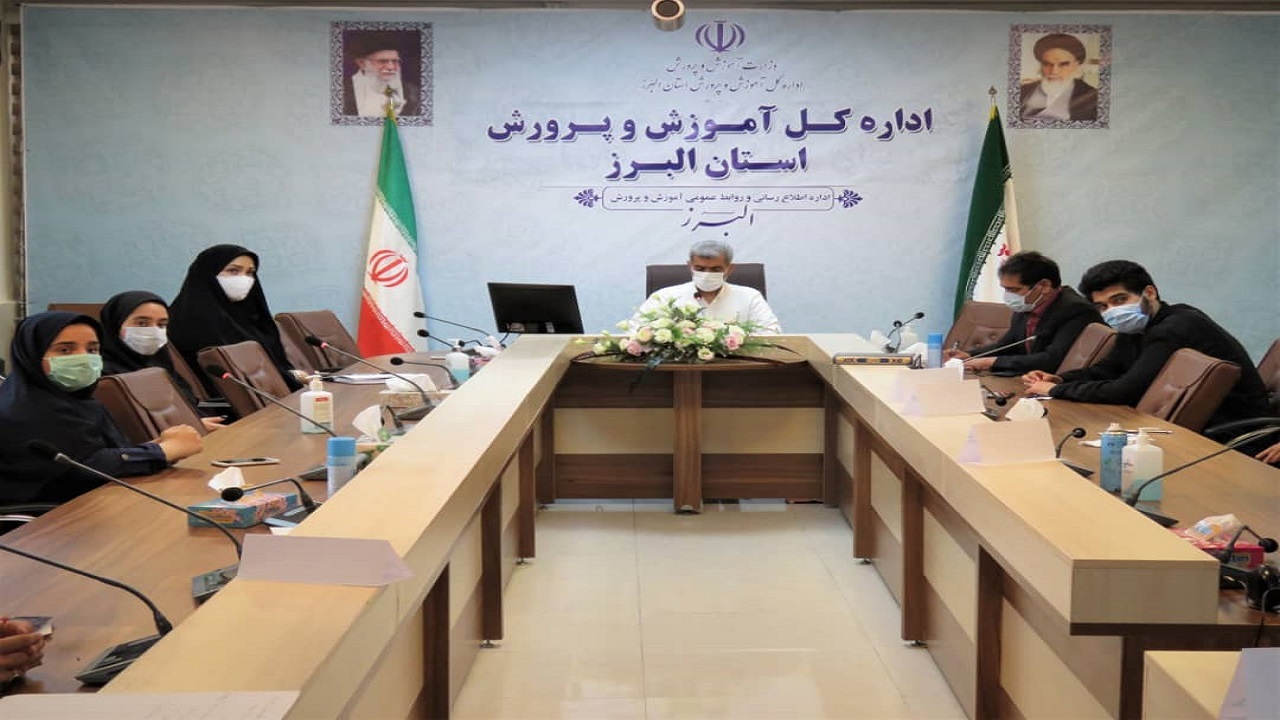 دیدار نمایندگان دانش آموزان با مدیرکل آ.پ البرز