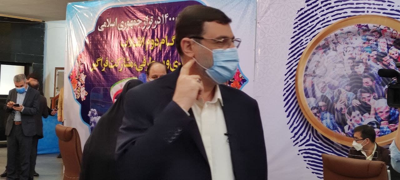 وزیر جهاد کشاورزی اسبق در سودای پاستور/ محمود احمدی&zwnj;نژاد ثبت نام کرد/ شناسنامه اصل رئیس&zwnj;جمهور پیشین