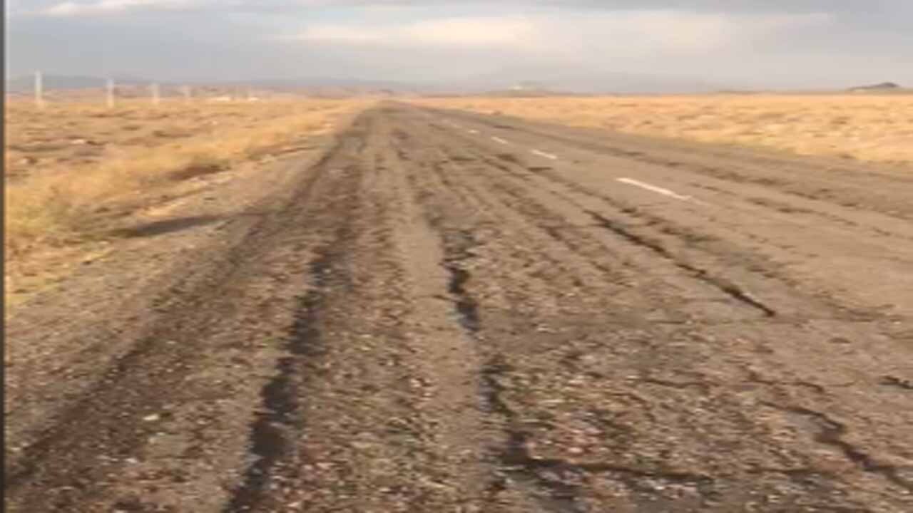 فیلمی از وضع نامناسب جاده در محور گوهرکوه به نوک آباد