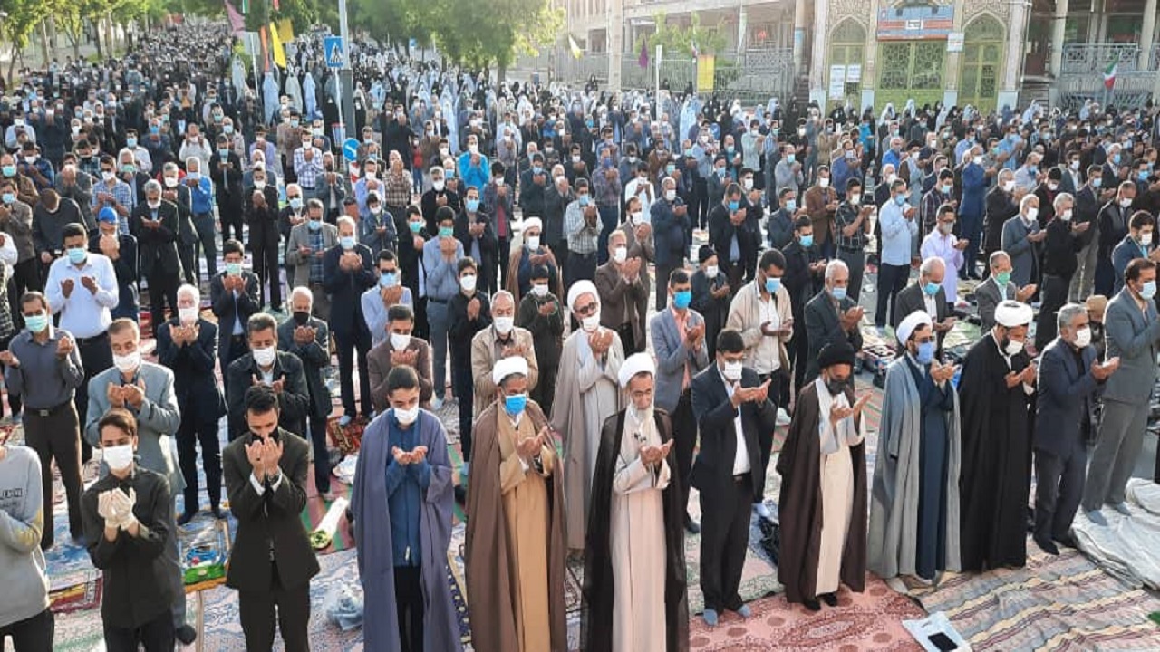 شکوه بندگی مردم چهارمحال و بختیاری/نوای اللهم اهل الکبریا طنین انداز شد + تصاویر
